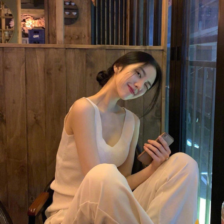 永野芽郁（饰 三条燕） - 经典老电影高清在线观看 - 小程序影视